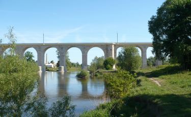 Most Bolesławiecki nad samym Bobrem. (Fot. Marcin Sacher. Licencja CC BY 2.0) Most Bolesławiecki nad samym Bobrem. (Fot. Marcin Sacher. Licencja CC BY 2.0)