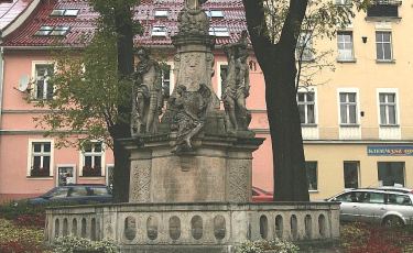 Figura wotywna Matki Bożej z Dzieciątkiem (Fot. mateo) Figura wotywna Matki Bożej z Dzieciątkiem (Fot. mateo)