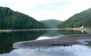 Jezioro Lubachowskie (Jezioro Bystrzyckie) (Fot. krystian) Jezioro Lubachowskie (Jezioro Bystrzyckie) (Fot. krystian)