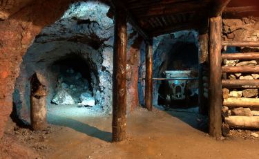 Kopalnia Uranu w Kletnie Podziemna Trasa Turystyczno-Edukacyjna (Fot. Kopalnia Uranu w Kletnie) Kopalnia Uranu w Kletnie Podziemna Trasa Turystyczno-Edukacyjna (Fot. Kopalnia Uranu w Kletnie)