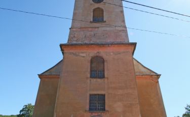 Kościół św. Jadwigi Śląskiej (Fot. krystian) Kościół św. Jadwigi Śląskiej (Fot. krystian)