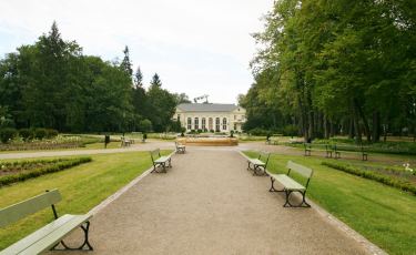 Park zdrojowy w Cieplicach dzisiaj. Park zdrojowy w Cieplicach dzisiaj.
