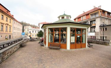 Pijalnia wód mineralnych (Fot. aga) Pijalnia wód mineralnych (Fot. aga)