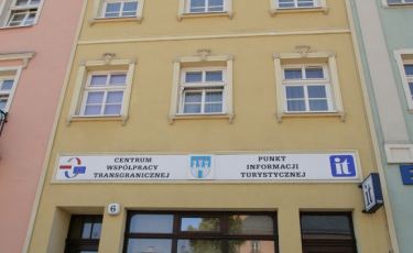 Punkt Informacji Turystycznej w Radkowie (Fot. krystian) Punkt Informacji Turystycznej w Radkowie (Fot. krystian)