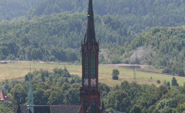 Widok z Harcówki na Kościół św. Aniołów Stróżów (Fot. krystian) Widok z Harcówki na Kościół św. Aniołów Stróżów (Fot. krystian)