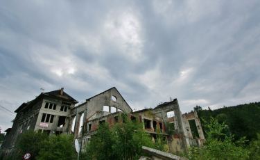 Ruiny elektrowni przy kopalni Wacław (Fot. krystian) Ruiny elektrowni przy kopalni Wacław (Fot. krystian)