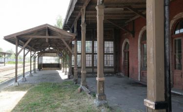 Stacja kolejowa Ścinawka Średnia (Fot. krystian) Stacja kolejowa Ścinawka Średnia (Fot. krystian)