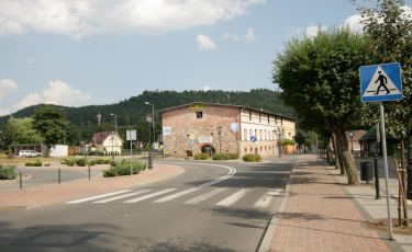 Widok na zczytnik i Zamek z centrum Szczytnej (Fot. krystian) Widok na zczytnik i Zamek z centrum Szczytnej (Fot. krystian)