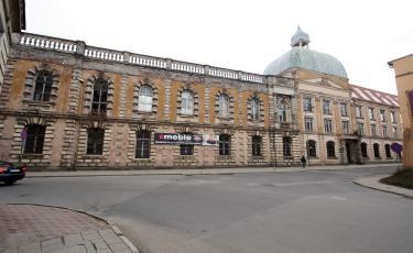 Zabudowania dawnych Zakładów Tekstylnych Grundfelda (Fot. aga) Zabudowania dawnych Zakładów Tekstylnych Grundfelda (Fot. aga)