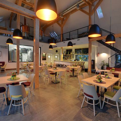Wnętrze restauracji w Browarze Miedzianka