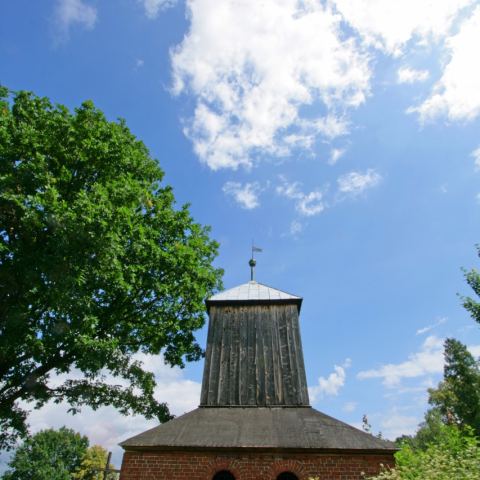Drewniana dzwonnica  (Fot. krystian)
