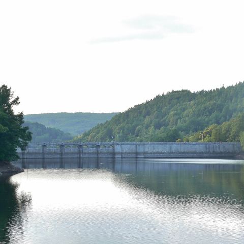 Zapora wodna na Jeziorze Bystrzyckim (Fot. krystian)